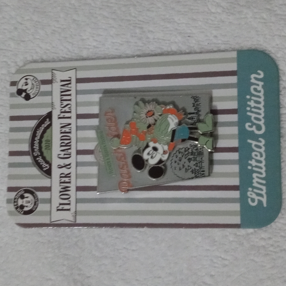 Disney Epcot Flower and Garden 2020 AP Mickey Pin LE